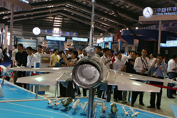 图文：枭龙战斗机尾喷口特写