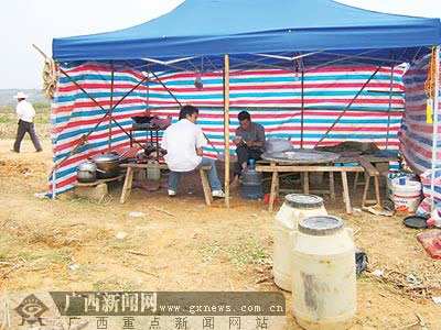 南宁端掉4个非法采煤点查获数千吨煤(组图)