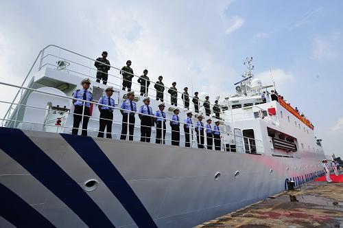 8月13日，“中国海监83”船“整装待发”。新华社记者梁旭摄