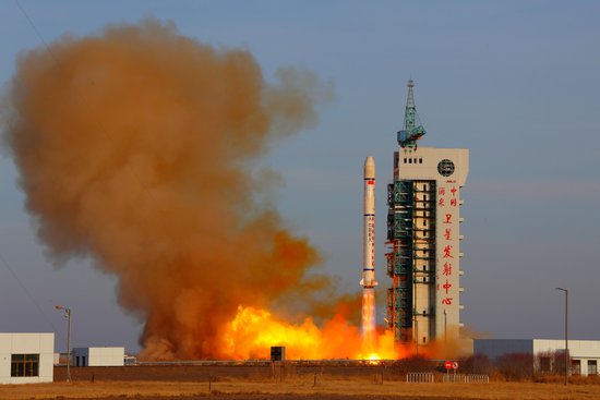 我国成功发射“遥感卫星七号”。海晗/CFP