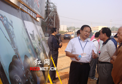 中航飞机起落架有限责任公司总经理杨如军表示，项目的顺利实施，还得益于望城县委黄书记对该项目的重视和支持。