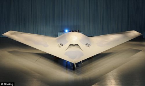 美国波音公司日前推出了新型“幻影雷”无人侦察机
