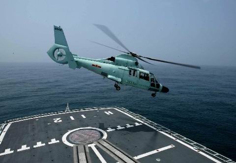 北海舰队舰载机首开夜航行进间降落战舰先河