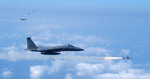 美国军演以中俄战机为假想敌展开激烈空战(图)