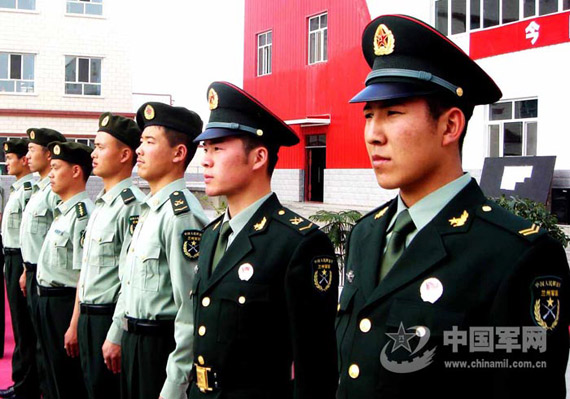 中缅边界缅方官员赞叹中国07式新军服漂亮(图)