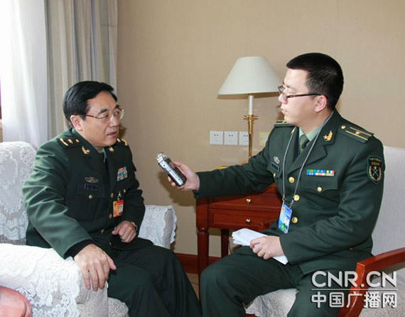 全国人大代表、济南军区装备部部长朱文玉接受专访图片来源：中广网陶宏祥摄