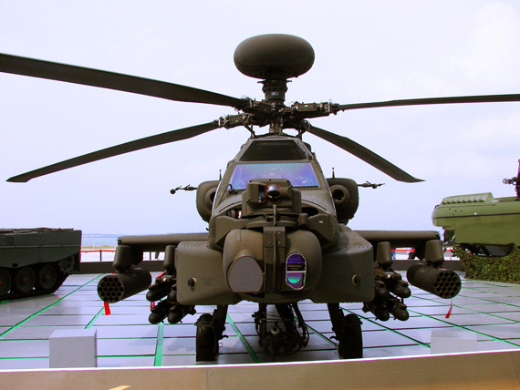 资料图：美国AH-64D长弓阿帕奇武装直升机
