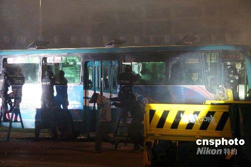 组图：重庆首架警用直升机亮相反恐防暴演习