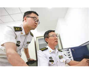 花甲“水兵”报国情 ——记海军某部首席研究员黄韦艮