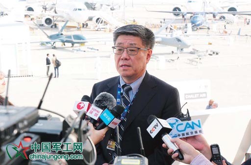 航空工业副总经理张新国接受媒体采访