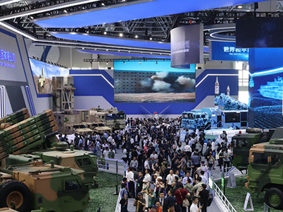 嘉宾云集中国航展航天科工展台 点赞大国重器