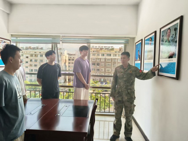 听英模故事 铸国防之魂